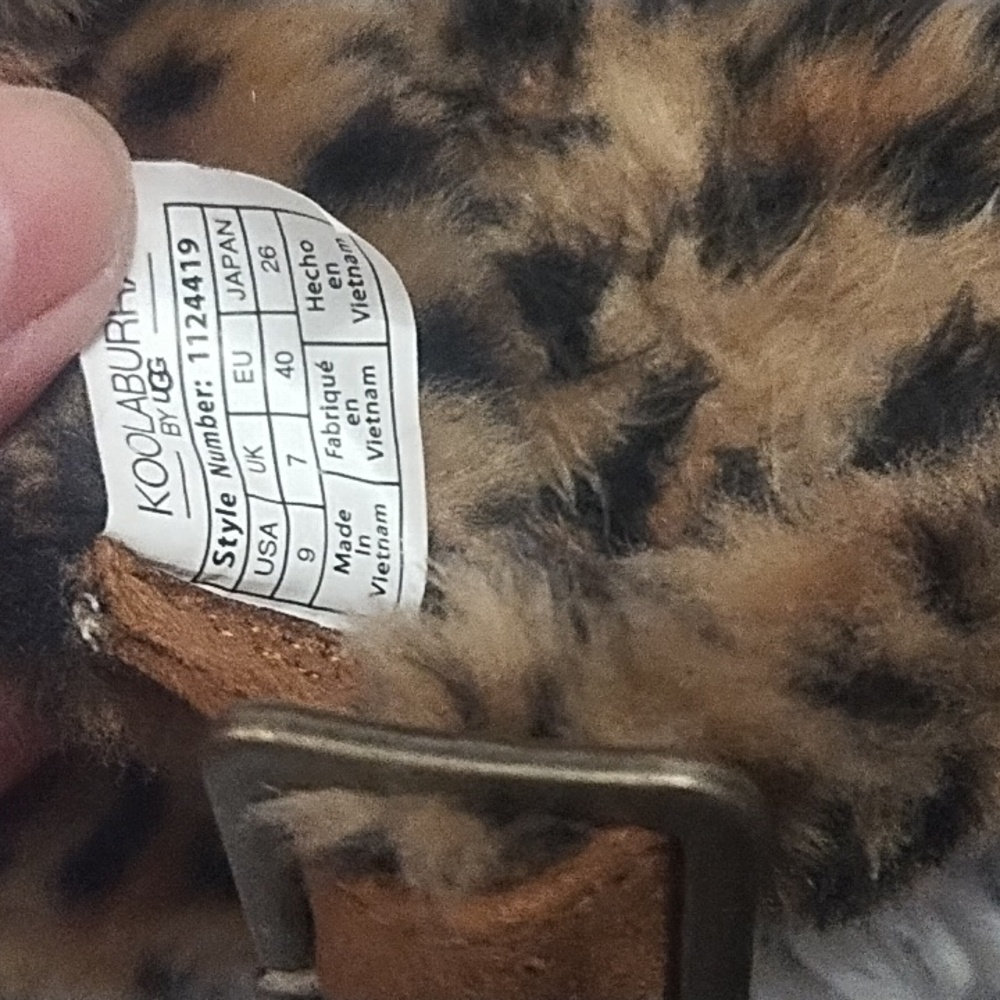 Koolaburra by UGG Tan and Black Furry Slippers - Picture 5 of 6